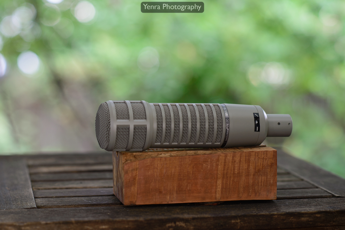 Top broadcast microphone